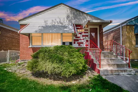 12328 S Honore St, Calumet Park, IL 60827
