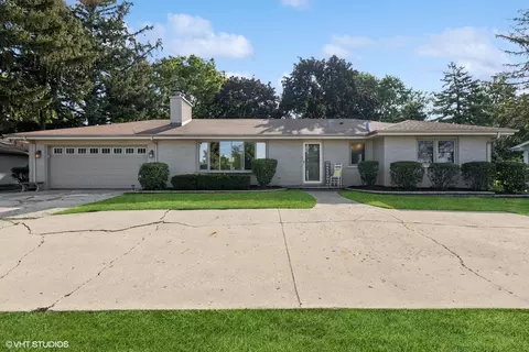 7433 Main St, Downers Grove, IL 60516