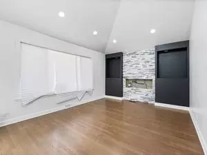 1807 E 93rd St, Chicago, IL 60617 photo 3