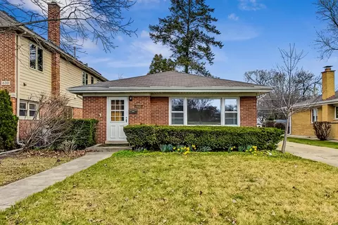 608 W Lonnquist Blvd, Mount Prospect, IL 60056
