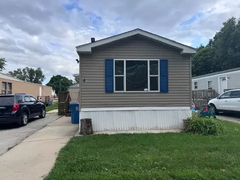 4 Violet Ln, Bloomington, IL 61701
