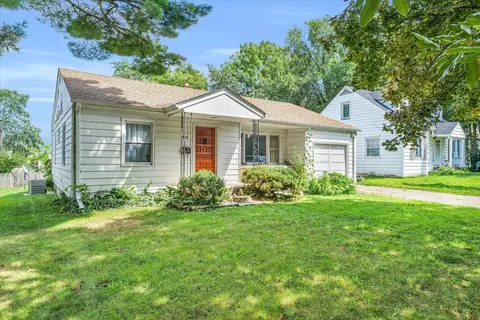 1004 N Busey Ave, Urbana, IL 61801