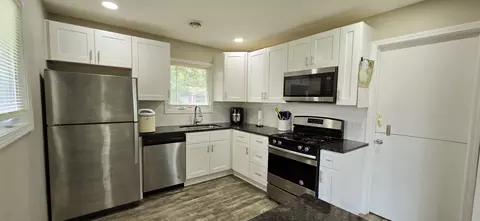 Kitchen - 333 Mohawk St, Park Forest, IL 60466 photo 1 of 4
