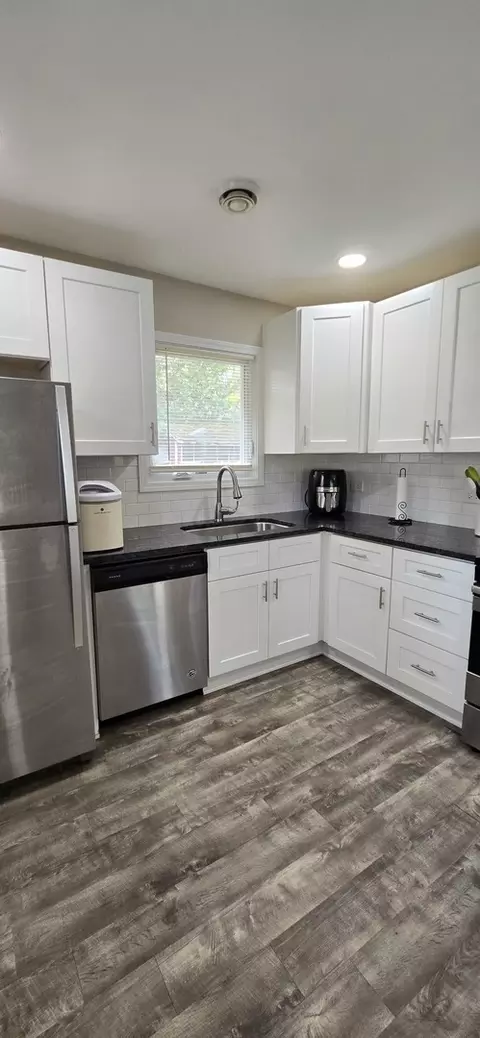 Kitchen - 333 Mohawk St, Park Forest, IL 60466 photo 2 of 4