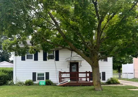 507 E 26th St, Sterling, IL 61081