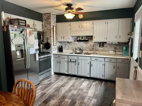507 E 26th St, Sterling, IL 61081 photo 4