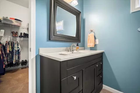 Bath - 2909 Red Oak Rd, Bloomington, IL 61704 photo 1 of 3
