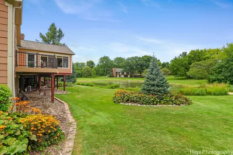 Exterior - 2 Overbrook Rd, South Barrington, IL 60010 photo 8 of 9