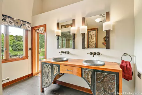 Bath - 2 Overbrook Rd, South Barrington, IL 60010 photo 3 of 5