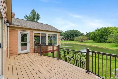 Exterior - 2 Overbrook Rd, South Barrington, IL 60010 photo 7 of 9