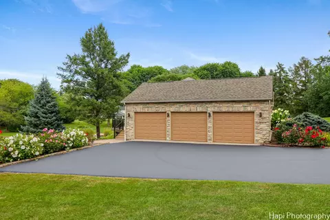 Exterior - 2 Overbrook Rd, South Barrington, IL 60010 photo 3 of 9