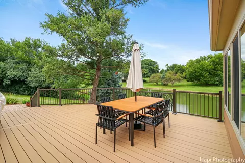 Exterior - 2 Overbrook Rd, South Barrington, IL 60010 photo 6 of 9