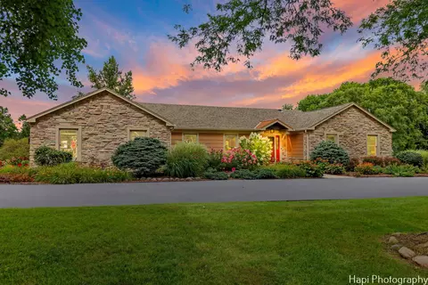 Exterior - 2 Overbrook Rd, South Barrington, IL 60010 photo 9 of 9