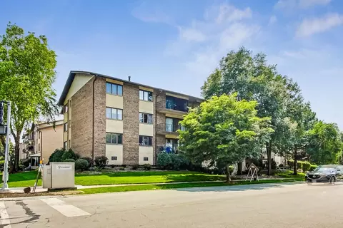 4005 W 93rd St #3A, Oak Lawn, IL 60453