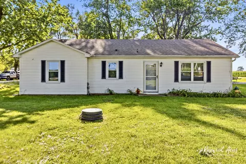2032 W 2000s Rd, Kankakee, IL 60901 photo 2