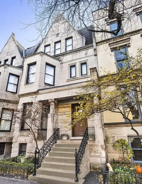 549 W Fullerton Pkwy, Chicago, IL 60614