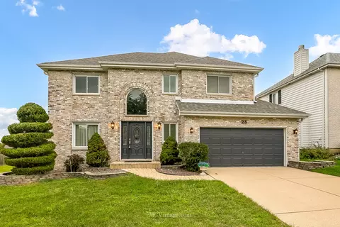 25 Falcon Pl, Westmont, IL 60559