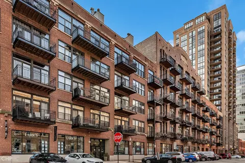 375 W Erie St #513, Chicago, IL 60654