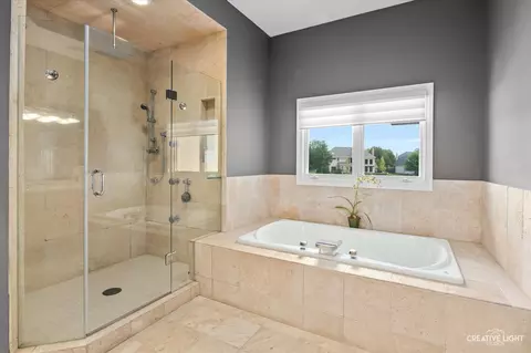 Bath - 13229 Lakeshore Dr, Plainfield, IL 60585 photo 4 of 8