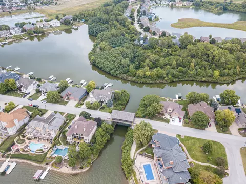 View/Area - 13229 Lakeshore Dr, Plainfield, IL 60585 photo 13 of 16
