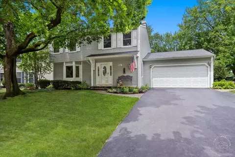 313 Carriage Hill Rd, Naperville, IL 60565