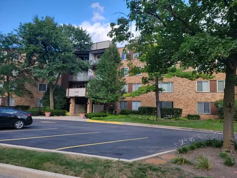 245 S Park Ln #405, Palatine, IL 60074