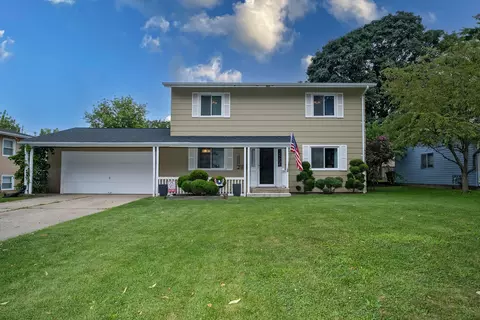 173 Marian Pkwy, Crystal Lake, IL 60014