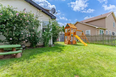 Exterior - 1170 Downing Dr, Hoffman Estates, IL 60192 photo 5 of 9
