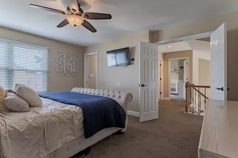 Bedroom - 1170 Downing Dr, Hoffman Estates, IL 60192 photo 2 of 4