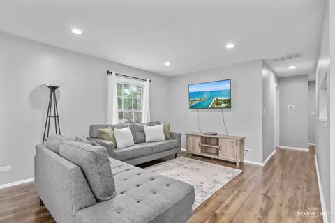 1668 Williamsburg Ct #A, Wheaton, IL 60189 photo 6