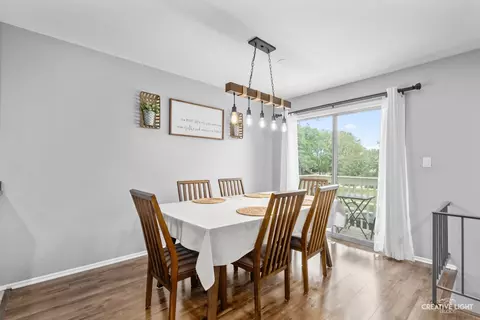 1668 Williamsburg Ct #A, Wheaton, IL 60189 photo 4