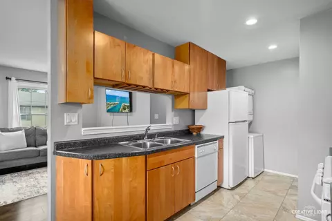 1668 Williamsburg Ct #A, Wheaton, IL 60189 photo 10