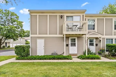 1668 Williamsburg Ct #A, Wheaton, IL 60189 photo 2