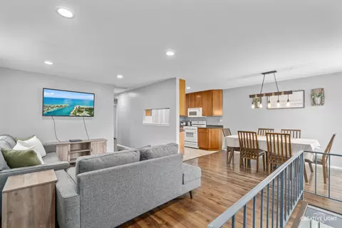 1668 Williamsburg Ct #A, Wheaton, IL 60189 photo 3