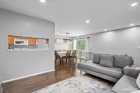 1668 Williamsburg Ct #A, Wheaton, IL 60189 photo 8