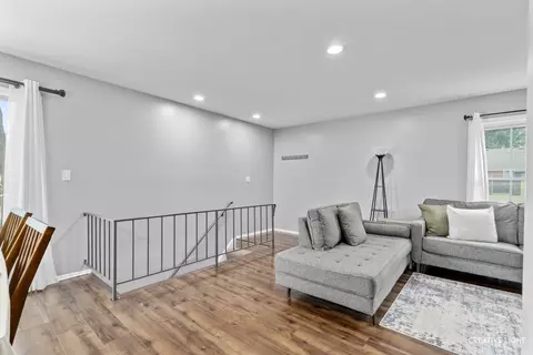 1668 Williamsburg Ct #A, Wheaton, IL 60189 photo 5