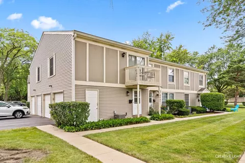 1668 Williamsburg Ct #A, Wheaton, IL 60189