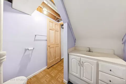 Bath - 829 Sheldon Ave, Aurora, IL 60506 photo 2 of 2