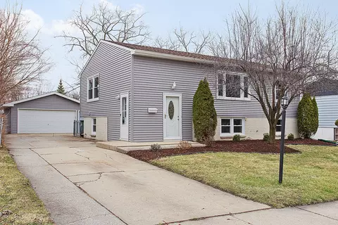 9000 Fairway Dr, Orland Park, IL 60462