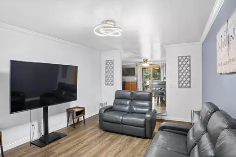 Living - 2567 E Riverview Dr, Kankakee, IL 60901 photo 2 of 2