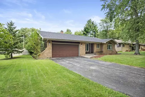 Exterior - 2567 E Riverview Dr, Kankakee, IL 60901 photo 2 of 5