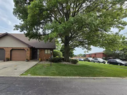 1910 Heatherway Ln #11, New Lenox, IL 60451
