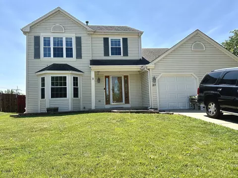 27 Jefferson Ln, Streamwood, IL 60107