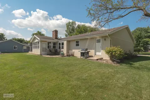 Exterior - 25333 W Willow Dr, Plainfield, IL 60544 photo 5 of 9