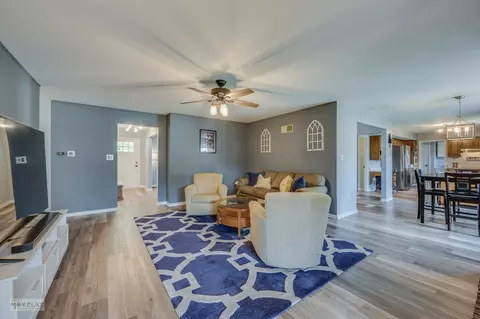 Living - 25333 W Willow Dr, Plainfield, IL 60544 photo 4 of 6