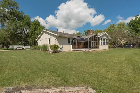Exterior - 25333 W Willow Dr, Plainfield, IL 60544 photo 7 of 9