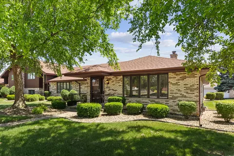 10533 Eagle Ridge Dr, Orland Park, IL 60467