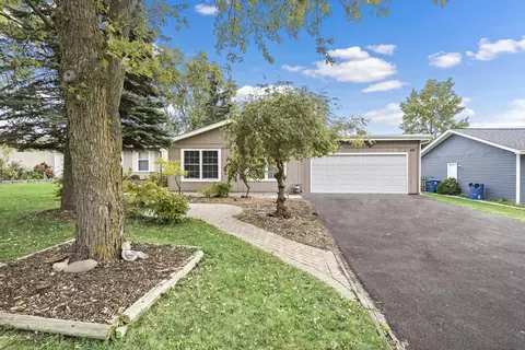 491 Konen Ave, Aurora, IL 60505 photo 2