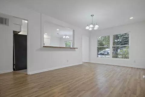 491 Konen Ave, Aurora, IL 60505 photo 3