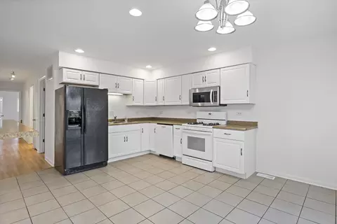 491 Konen Ave, Aurora, IL 60505 photo 6